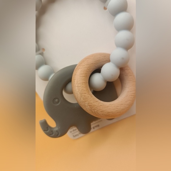 Nuby Gray Elephant Teething Ring - Natural Wood & Silicone - Picture 6 of 8